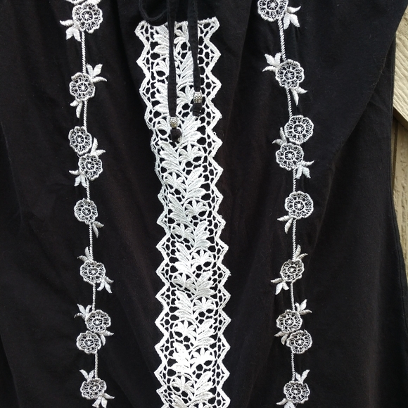 Adobe Star black white stitch applique top - Picture 8 of 8